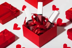 بهترین هدایای آرایشی و بهداشتی برای ولنتاین: سورپرایز عاشقانه‌ای که فراموش‌نشدنی است!